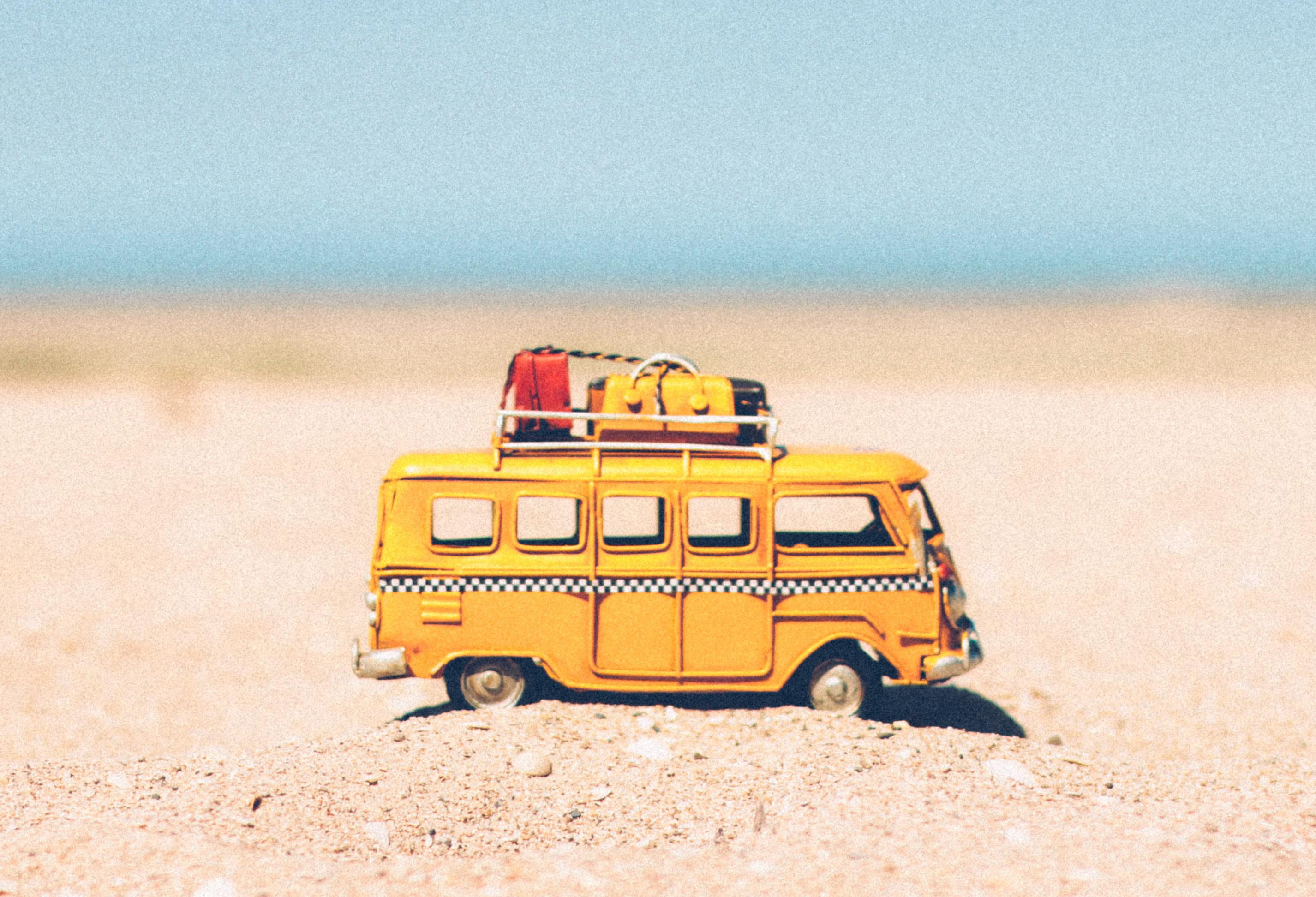528x360-beach-blur-car-colors-386000