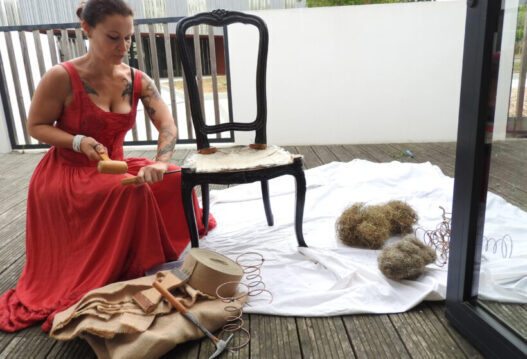 528x360-MOREAU-Karine_RockInChair_Tapissier-garnisseur_restauration_chaise©OTVB