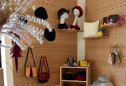 528x360-boutique-1